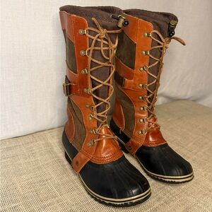 Sorel Dark Brown and Black Boots